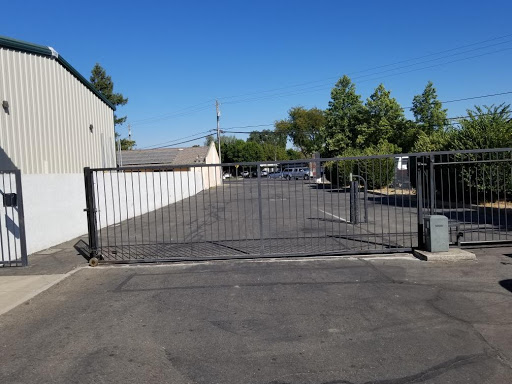 Self-Storage Facility «Garden Highway Self Storage», reviews and photos, 517 Garden Hwy, Yuba City, CA 95991, USA