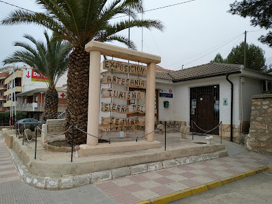 Oficina de turismo de la Sierra del Segura (al lado de la cruz roja) C. Bolea, 45, 02430 Elche de la Sierra, Albacete, España