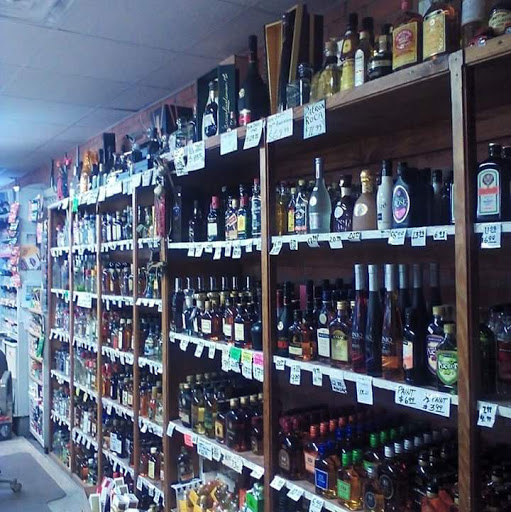 Beer Store «Conroe Liquor Store», reviews and photos, 500 E Davis St, Conroe, TX 77301, USA