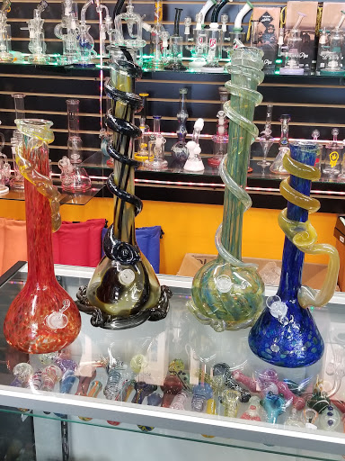 Tobacco Shop «In-n-Out Smoke Shop», reviews and photos, 10020 SW Beaverton Hillsdale Hwy, Beaverton, OR 97005, USA