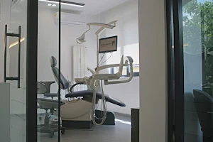 Klinik Bomonti Diş Kliniği-Şişli Estetik Diş Hekimi-Premium Dental Clinic Istanbul image