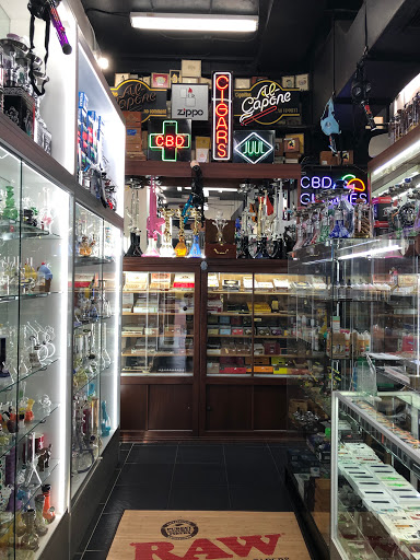Gift Shop «Aladdin SmokeShop», reviews and photos, 857 Washington Ave, Miami Beach, FL 33139, USA