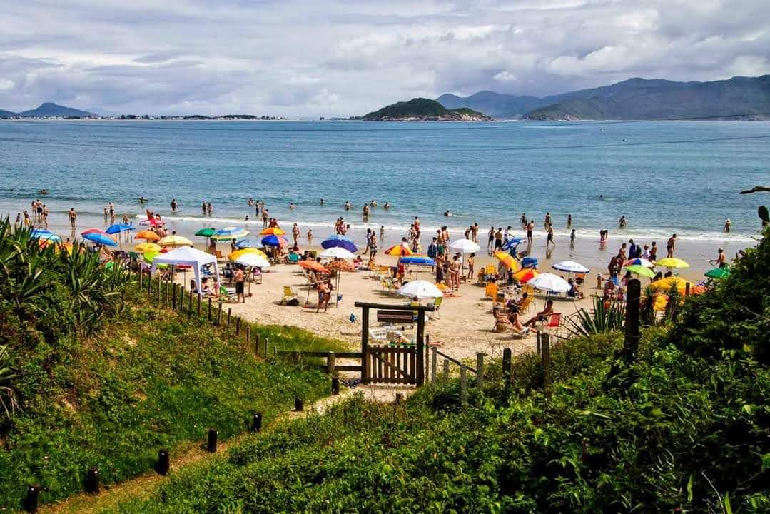 Foto de Praia de Cima - lugar popular entre os apreciadores de relaxamento