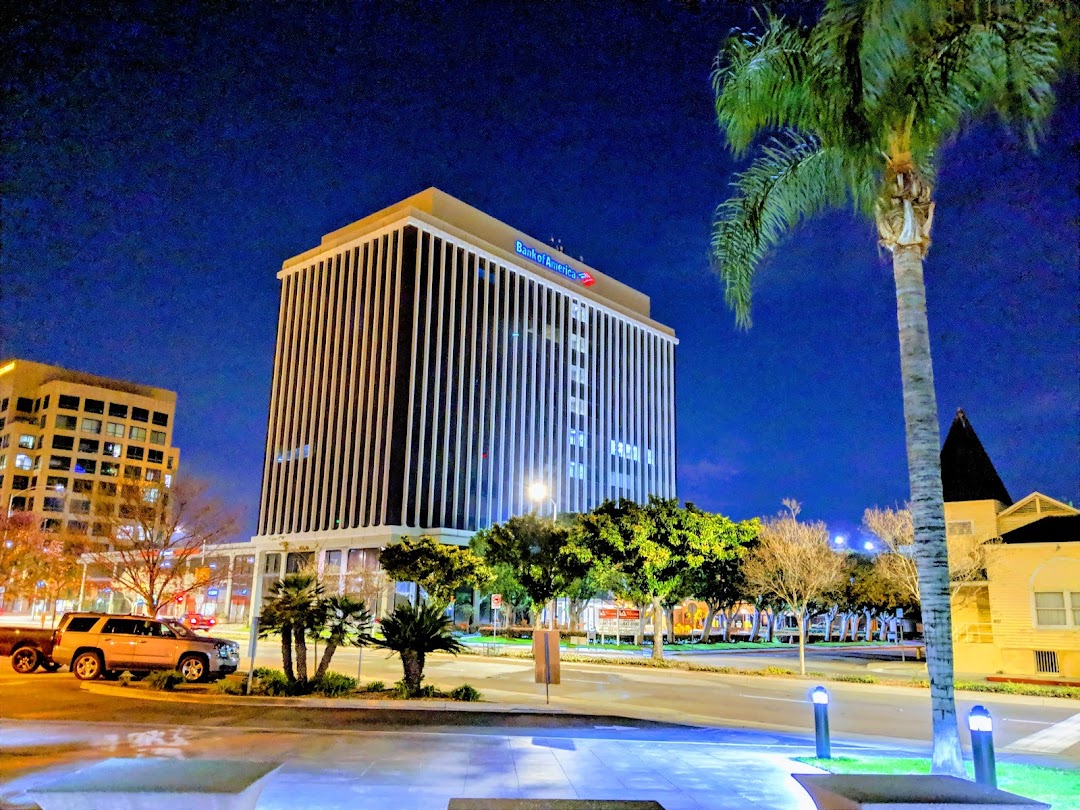 Bank of America (with Drive-thru ATM)