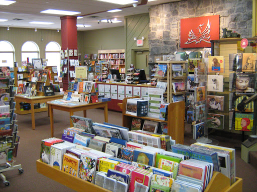 Book Store «Phoenix Books Burlington», reviews and photos, 191 Bank St, Burlington, VT 05401, USA