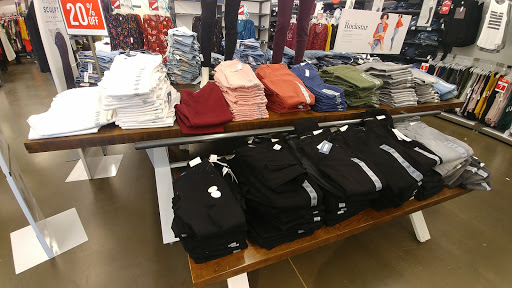Clothing Store «Old Navy», reviews and photos, 45215 Worth Ave, California, MD 20619, USA