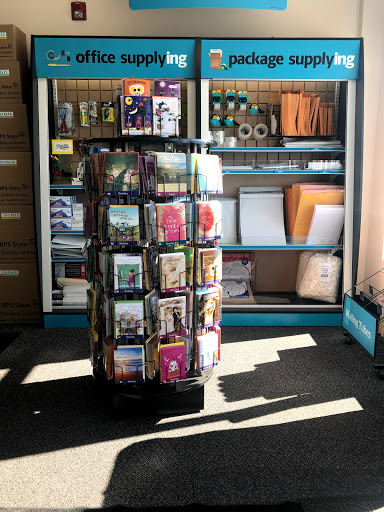 Shipping and Mailing Service «The UPS Store», reviews and photos, 2009 W Broadway Ave #400, Forest Lake, MN 55025, USA
