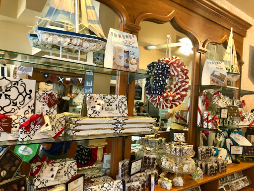 Chocolate Shop «Kilwins Lake Geneva», reviews and photos, 772 W Main St, Lake Geneva, WI 53147, USA