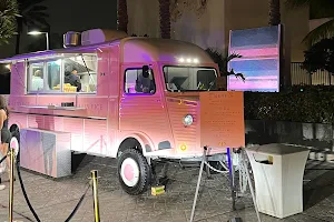 Fontainebleau Food Truck image