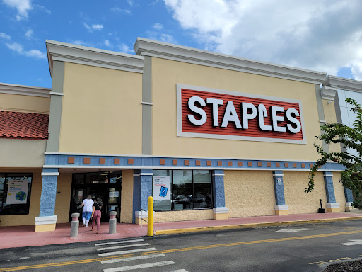 Office Supply Store «Staples», reviews and photos, 4058 13th St, St Cloud, FL 34769, USA
