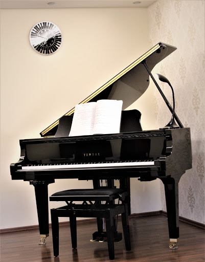 Dipl.Klavierlehrerin Nargiz Orujli