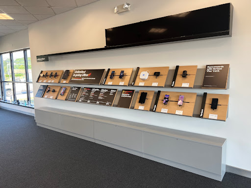 Cell Phone Store «Verizon Authorized Retailer – Cellular Sales», reviews and photos, 1758 Allentown Rd, Lansdale, PA 19446, USA