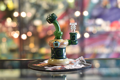 Tobacco Shop «Kazzaz Smoke Shop», reviews and photos, 6355 W Montrose Ave, Chicago, IL 60634, USA