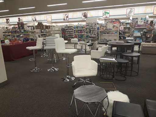 Clothing Store «Burlington Coat Factory», reviews and photos, 4500 S Damen Ave, Chicago, IL 60609, USA