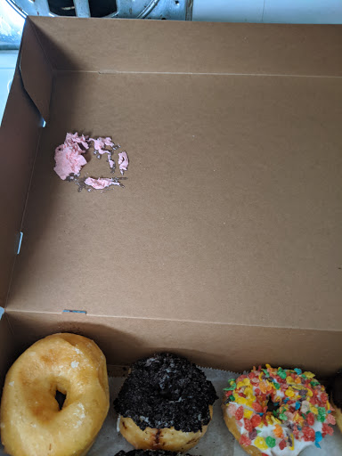 Donut Shop «Flip Flops Donut Shop», reviews and photos, 129 Bogue Inlet Dr, Emerald Isle, NC 28594, USA