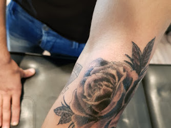 Black Rose Piercing & Tattoo