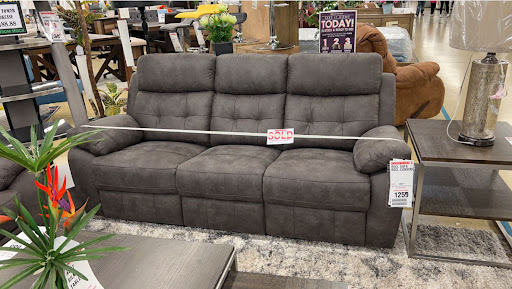 Outlet Store «Rooms To Go Outlet Furniture Store - Grand Prairie», reviews and photos, 2725 TX-360 #100, Grand Prairie, TX 75052, USA