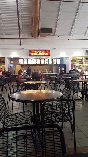 Shopping Mall «Lee Premium Outlets», reviews and photos, 17 Premium Outlet Blvd, Lee, MA 01238, USA