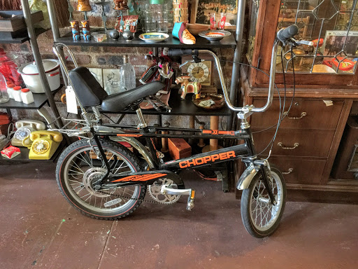 Collectibles Store «B4», reviews and photos, 2707 Main St, Dallas, TX 75226, USA