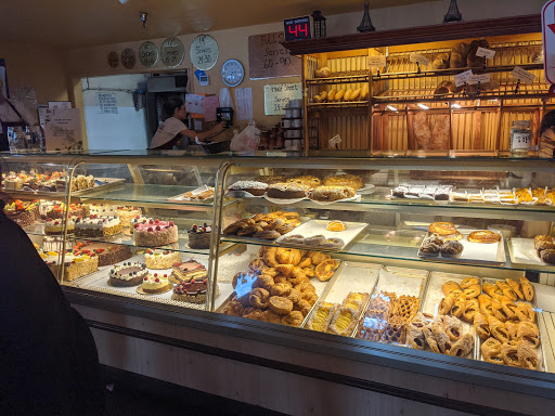 Shopping Mall «Fig Garden Village Shopping Center», reviews and photos, 790 W Shaw Ave, Fresno, CA 93704, USA