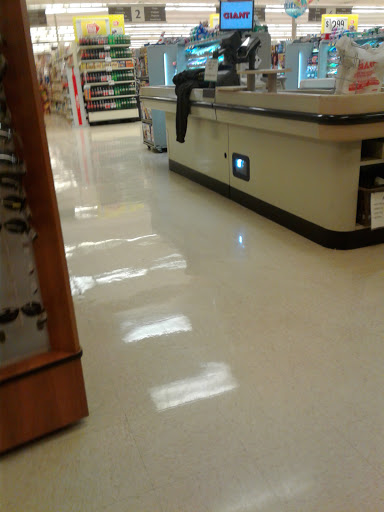 Grocery Store «Giant Food Stores», reviews and photos, 1153 N 5th St, Perkasie, PA 18944, USA
