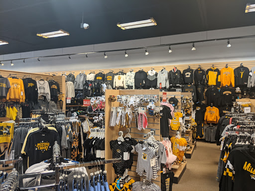 Sportswear Store «Rally House Boardwalk», reviews and photos, 8650 N Boardwalk Ave, Kansas City, MO 64154, USA