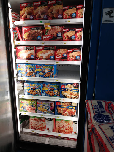 Shopping Mall «Ravenswood Shopping Center», reviews and photos, E Bayshore Rd, Palo Alto, CA 94303, USA