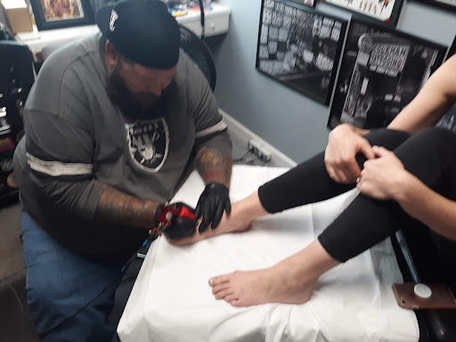 Tattoo Shop «Skin Prints Studio», reviews and photos, 403 S Farwell St, Eau Claire, WI 54701, USA