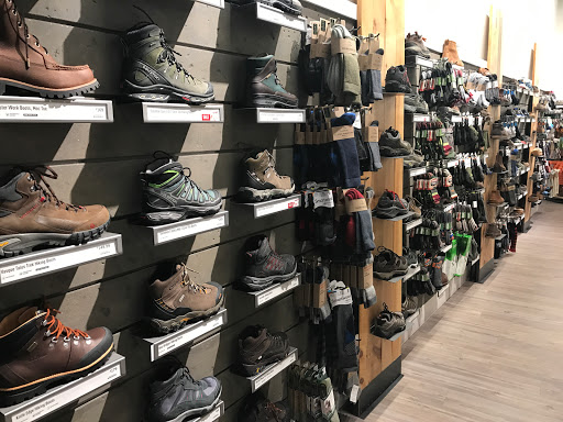 Clothing Store «L.L. Bean», reviews and photos, 4401 W 119th St, Leawood, KS 66209, USA