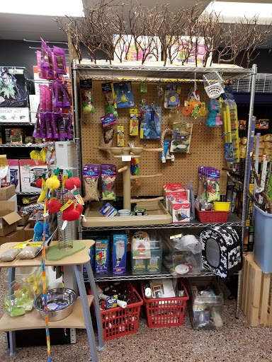 Pet Store «Jules Pet Shop», reviews and photos, 2214 N Milwaukee Ave, Chicago, IL 60647, USA