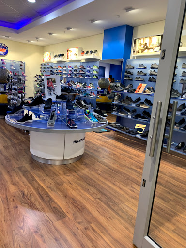 Shoe Store «SKECHERS Factory Outlet», reviews and photos, 2663 Gulf to Bay Blvd #910, Clearwater, FL 33759, USA