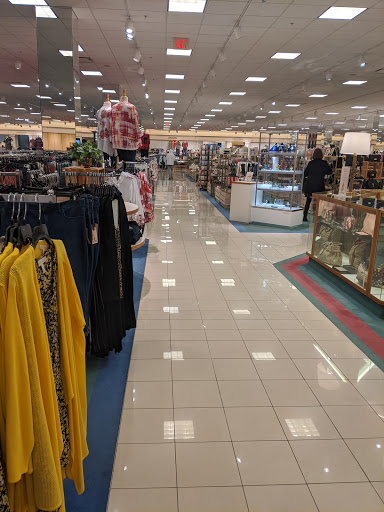 Department Store «Von Maur», reviews and photos, 4444 1st Ave NE, Cedar Rapids, IA 52402, USA
