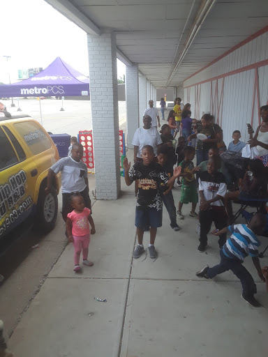 Shopping Mall «Eagledale Plaza Shopping Center», reviews and photos, 2802 Lafayette Rd, Indianapolis, IN 46222, USA