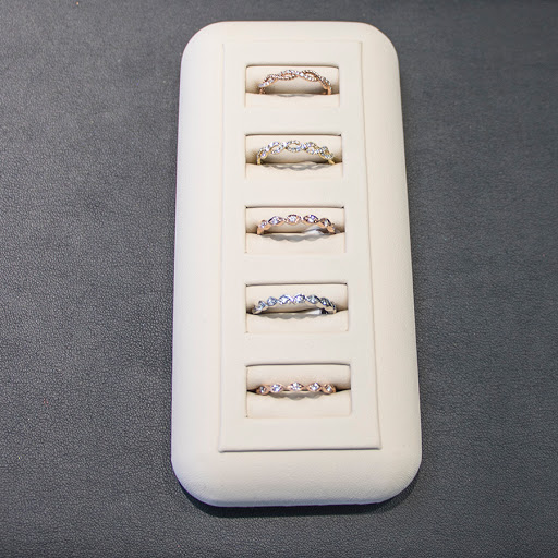 Jewelry Store «Revell Jewelers», reviews and photos, 904 Middle Rd, Bettendorf, IA 52722, USA