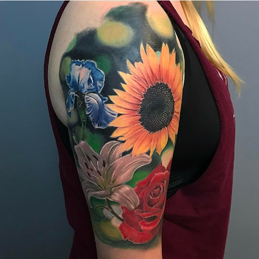 Tattoo Shop «Dandyland Custom Tattoo and Professional Body Piercing», reviews and photos, 1821 Bandera Rd B, San Antonio, TX 78228, USA