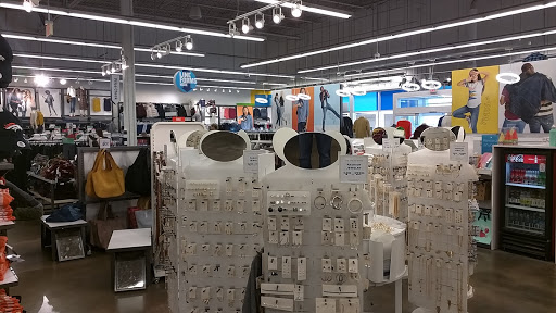 Clothing Store «Old Navy», reviews and photos, 8674 Park Meadows Center Dr, Lone Tree, CO 80124, USA