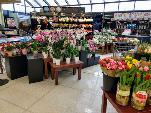 Grocery Store «Kroger», reviews and photos, 531 W Main St, Milan, MI 48160, USA