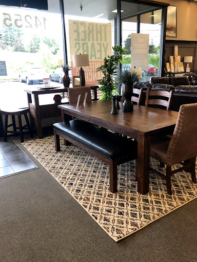 Furniture Store «JR Furniture Tigard», reviews and photos, 14255 SW Pacific Hwy, Tigard, OR 97224, USA