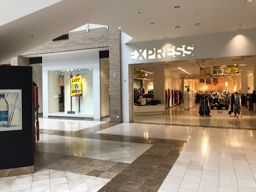 Shopping Mall «Hawthorn Mall», reviews and photos, 122 Hawthorn Center, Vernon Hills, IL 60061, USA