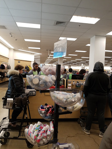 Department Store «Nordstrom Rack Willow Grove Park», reviews and photos, 2500 W Moreland Rd, Willow Grove, PA 19090, USA