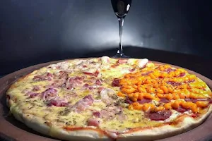 Delights pizzaria image