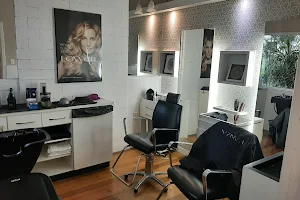 Studio Hair Cabeleireiros image