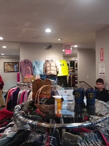 Thrift Store «Junior League of Summit Thrift Shop», reviews and photos, 37 Deforest Ave, Summit, NJ 07901, USA