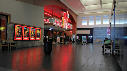 Movie Theater «Regal Cinemas Valley River Center 15 & IMAX», reviews and photos, 500 Valley River Center, Eugene, OR 97401, USA