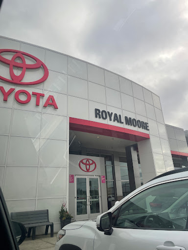 Toyota Dealer «Royal Moore Toyota», reviews and photos, 1415 SE River Rd, Hillsboro, OR 97123, USA