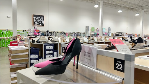 Shoe Store «DSW Designer Shoe Warehouse», reviews and photos, 11531 Fountains Dr, Maple Grove, MN 55369, USA