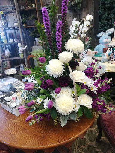 Florist «Periwinkle Florist», reviews and photos, 103 W Main St, Cary, IL 60013, USA