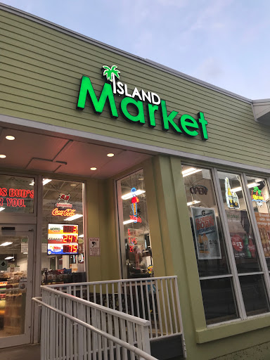 Island Market, 646 S Gulfview Blvd, Clearwater Beach, FL 33767, USA, 