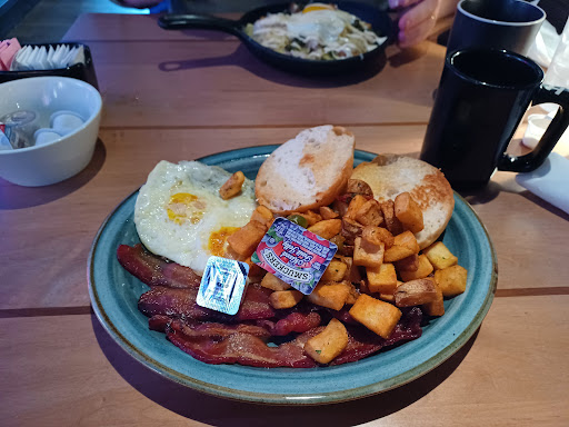 Shopping Mall «Breton Village Shopping Center», reviews and photos, 1814 Breton Rd SE, Grand Rapids, MI 49506, USA