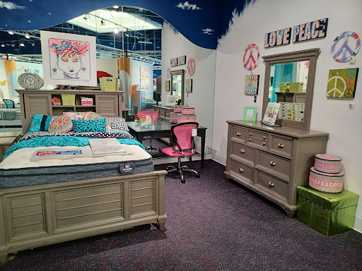 Furniture Store «Rooms To Go & Rooms To Go Kids Furniture Store - Wesley Chapel», reviews and photos, 27923 FL-56, Wesley Chapel, FL 33544, USA